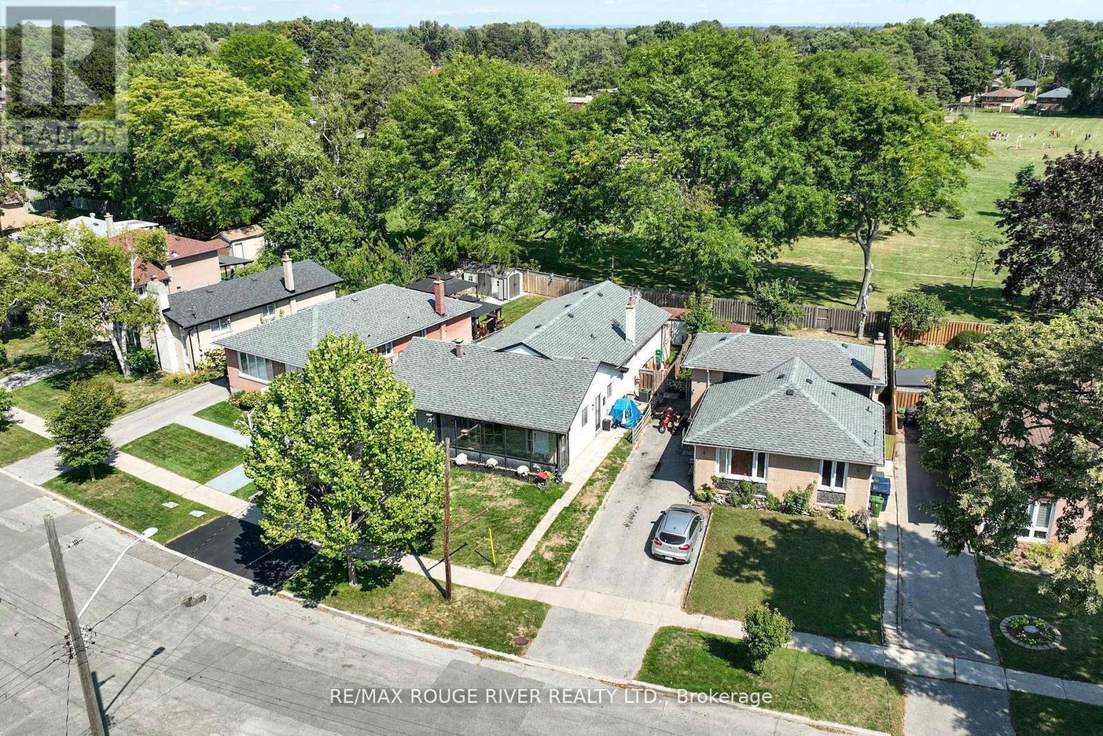 18 Darlingside Drive, Toronto, ON - Outdoor With View