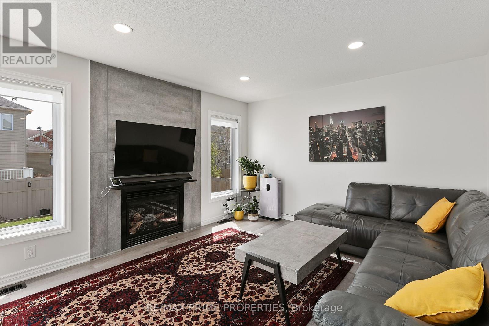 513 Paul Metivier Drive, Ottawa, ON - Indoor Photo Showing Living Room With Fireplace