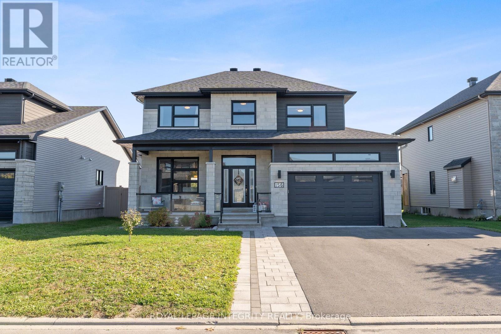 156 Lyon Street, Russell, ON - Outdoor With Facade