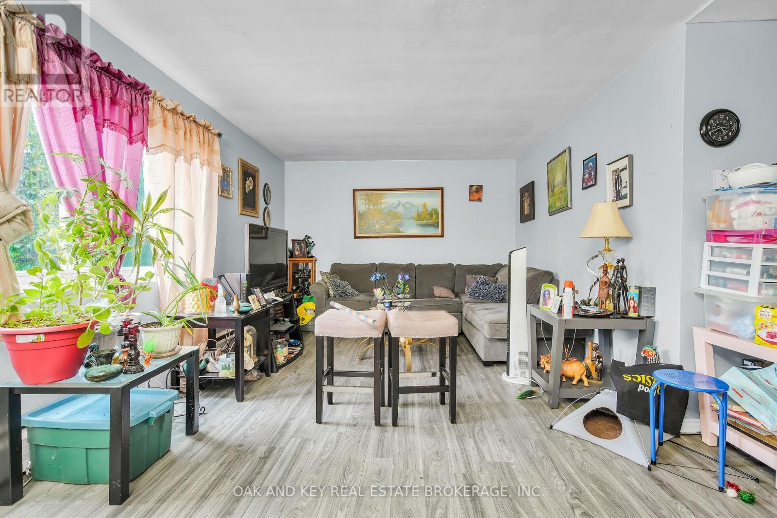 1563 Allen Place, London East (East H), ON - Indoor Photo Showing Other Room