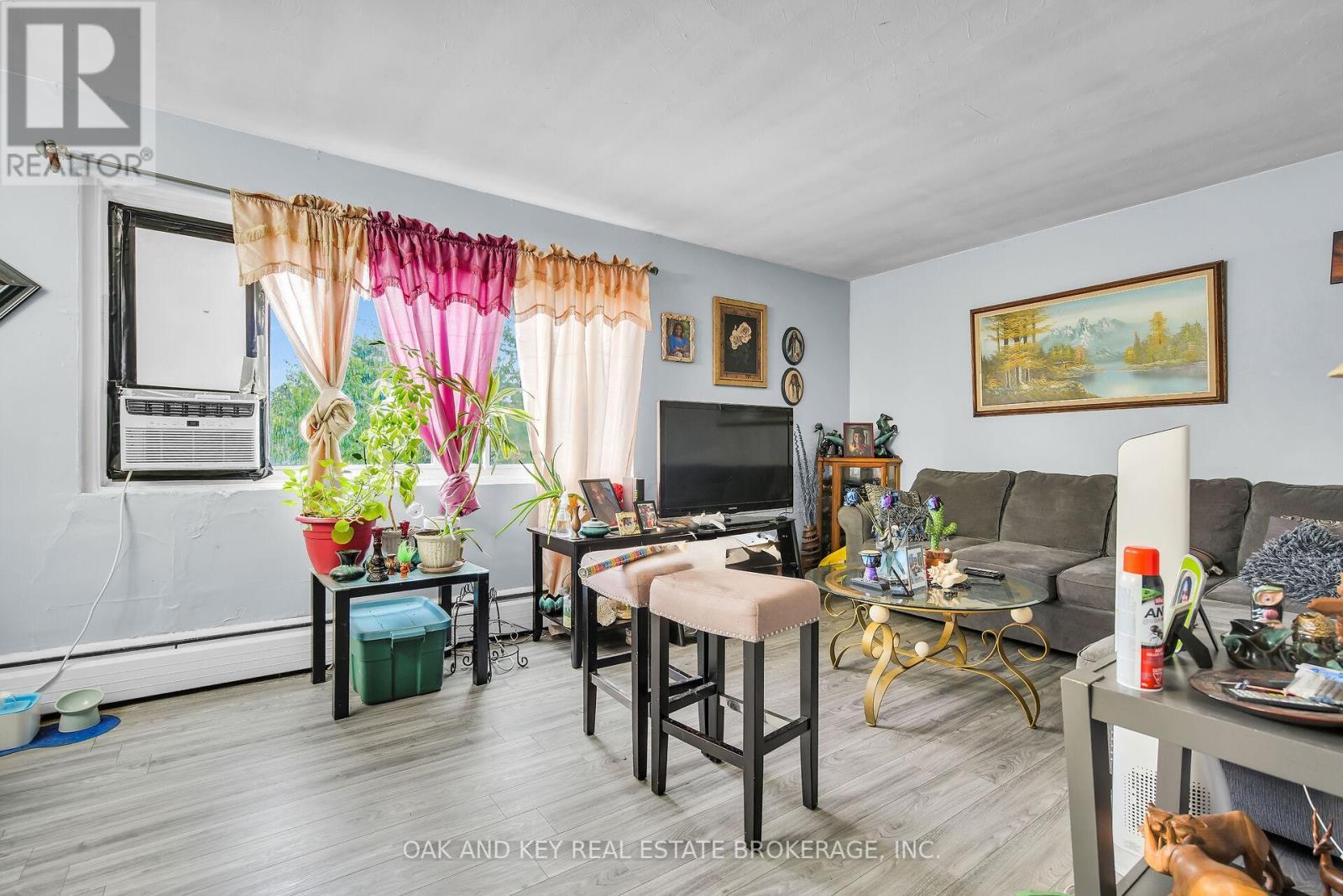 1563 Allen Place, London East (East H), ON - Indoor Photo Showing Living Room
