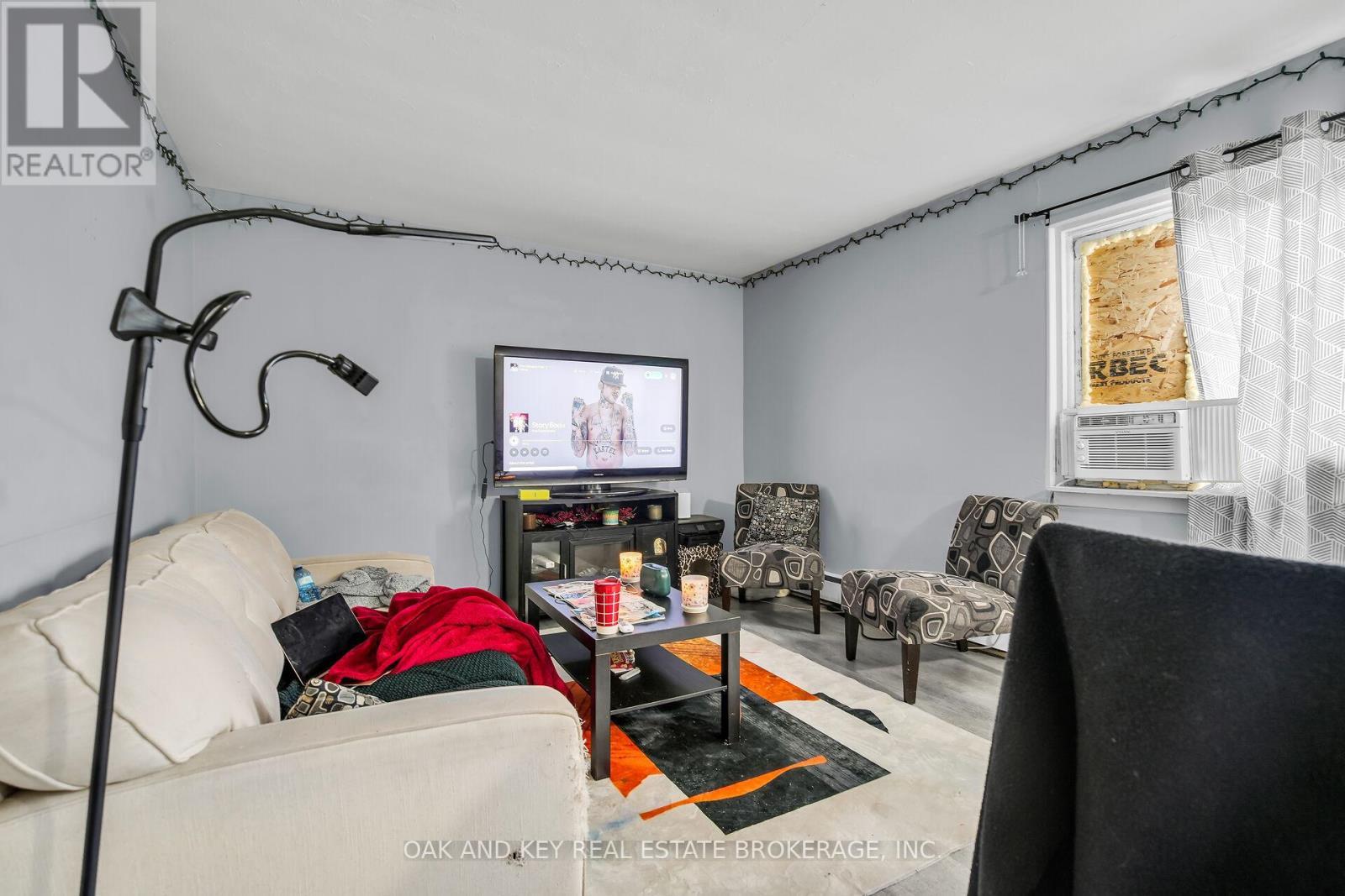 1563 Allen Place, London East (East H), ON - Indoor Photo Showing Other Room