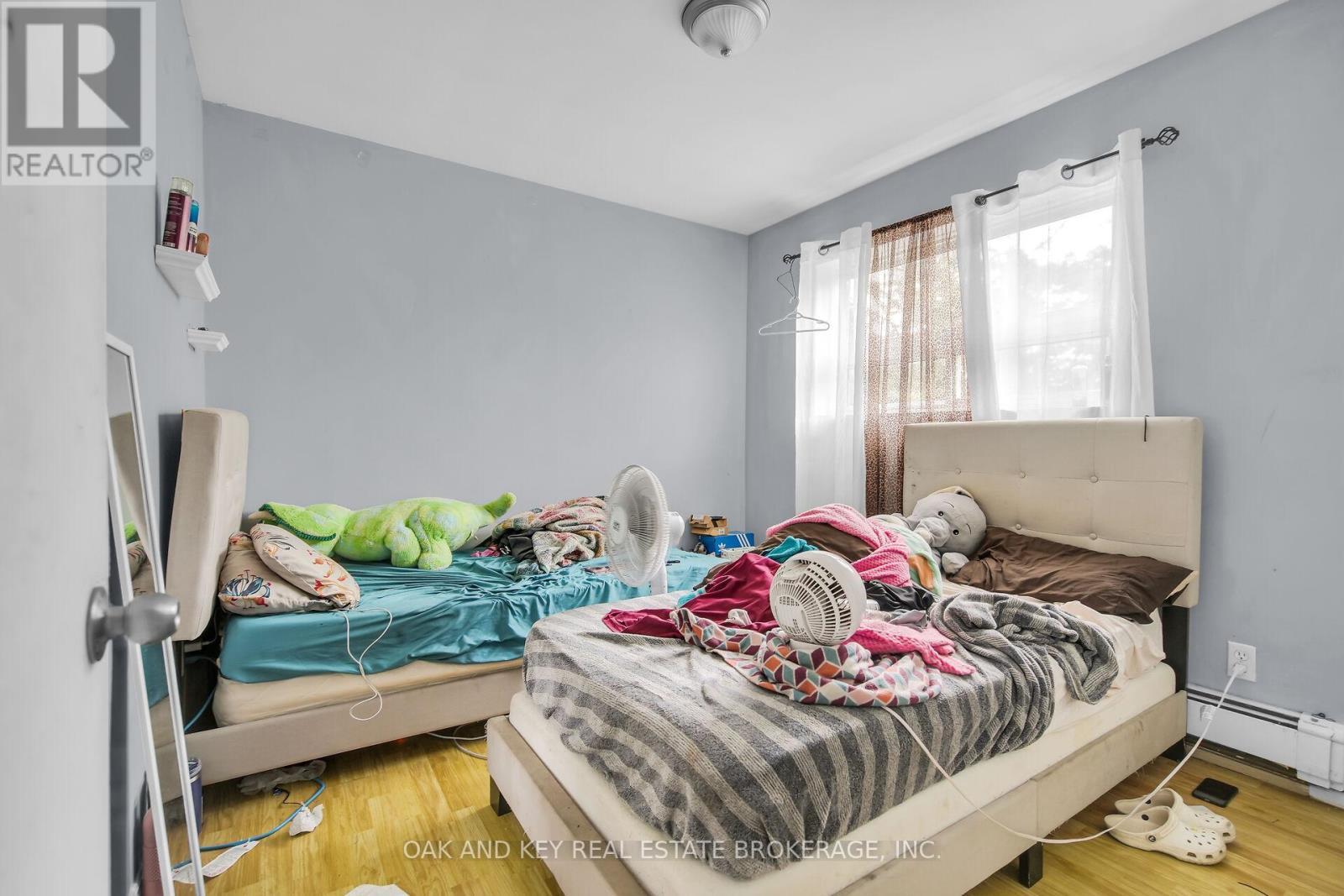 1563 Allen Place, London East (East H), ON - Indoor Photo Showing Bedroom