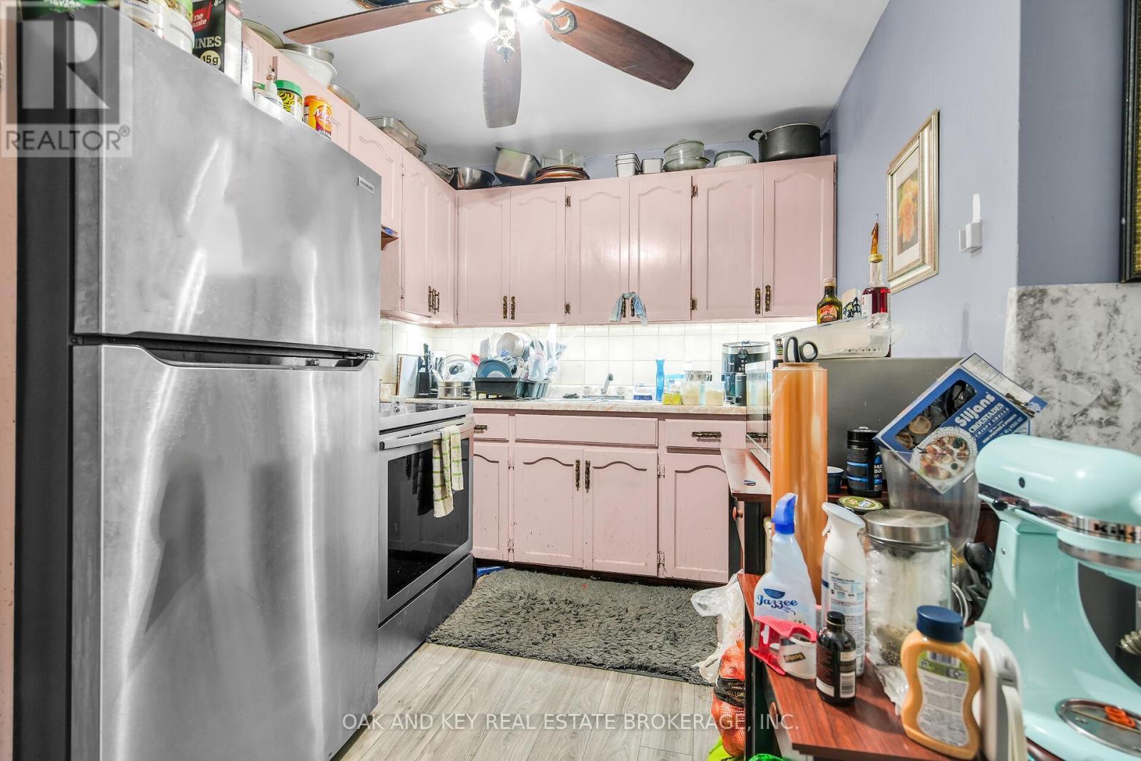 1563 Allen Place, London East (East H), ON - Indoor Photo Showing Kitchen