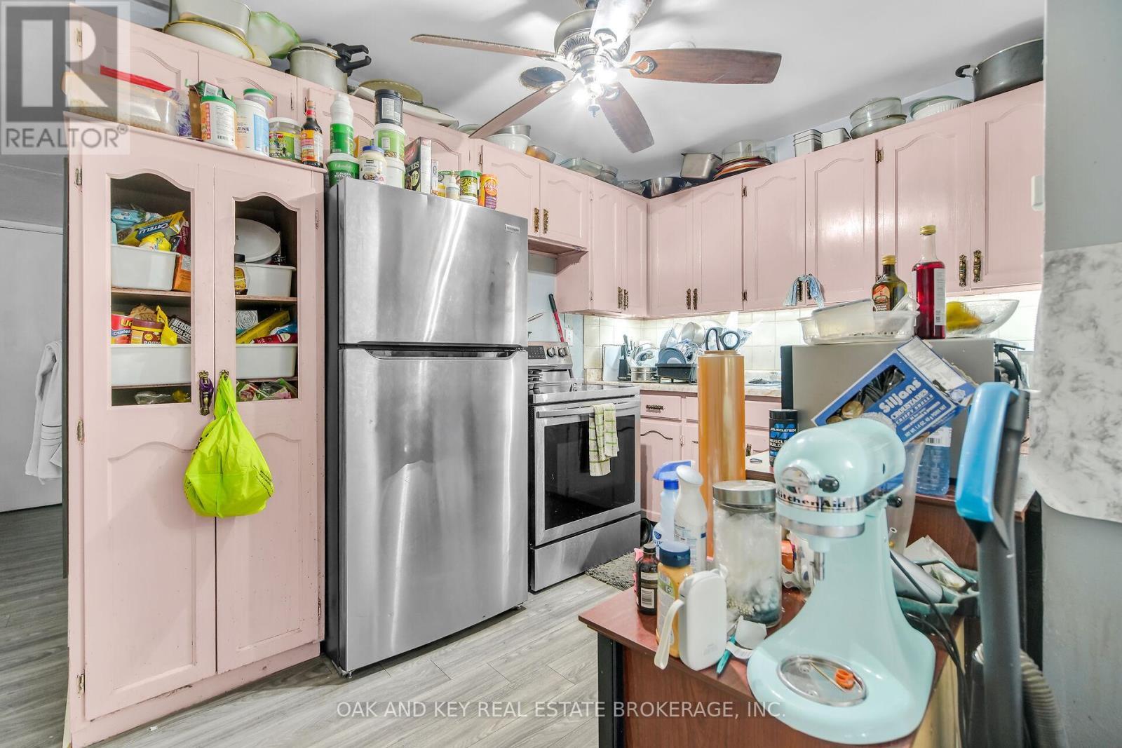 1563 Allen Place, London East (East H), ON - Indoor Photo Showing Kitchen