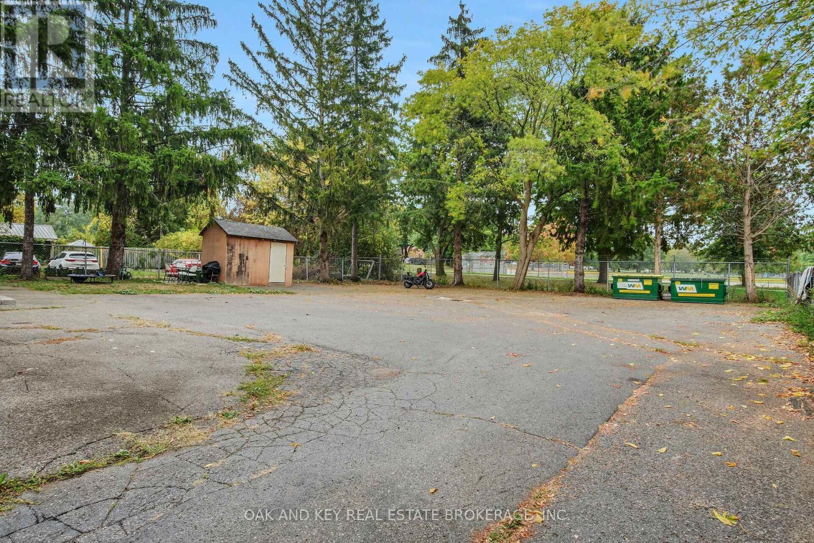 1563 Allen Place, London East (East H), ON - Outdoor