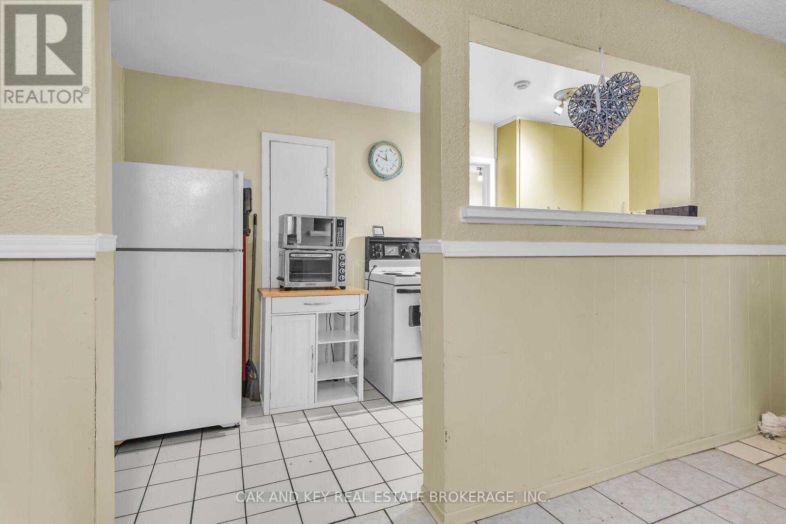 1563 Allen Place, London East (East H), ON - Indoor Photo Showing Kitchen