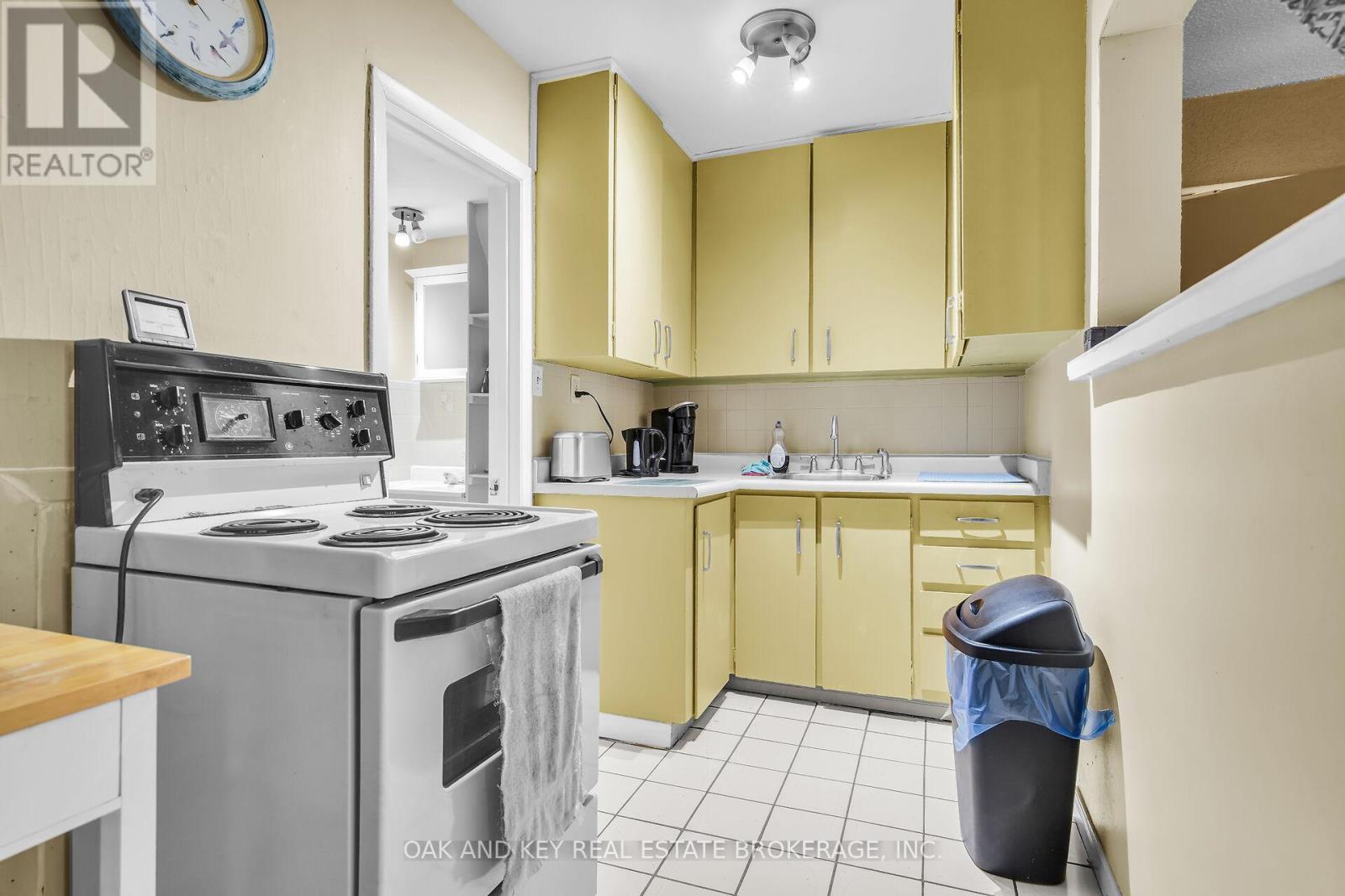 1563 Allen Place, London East (East H), ON - Indoor Photo Showing Kitchen