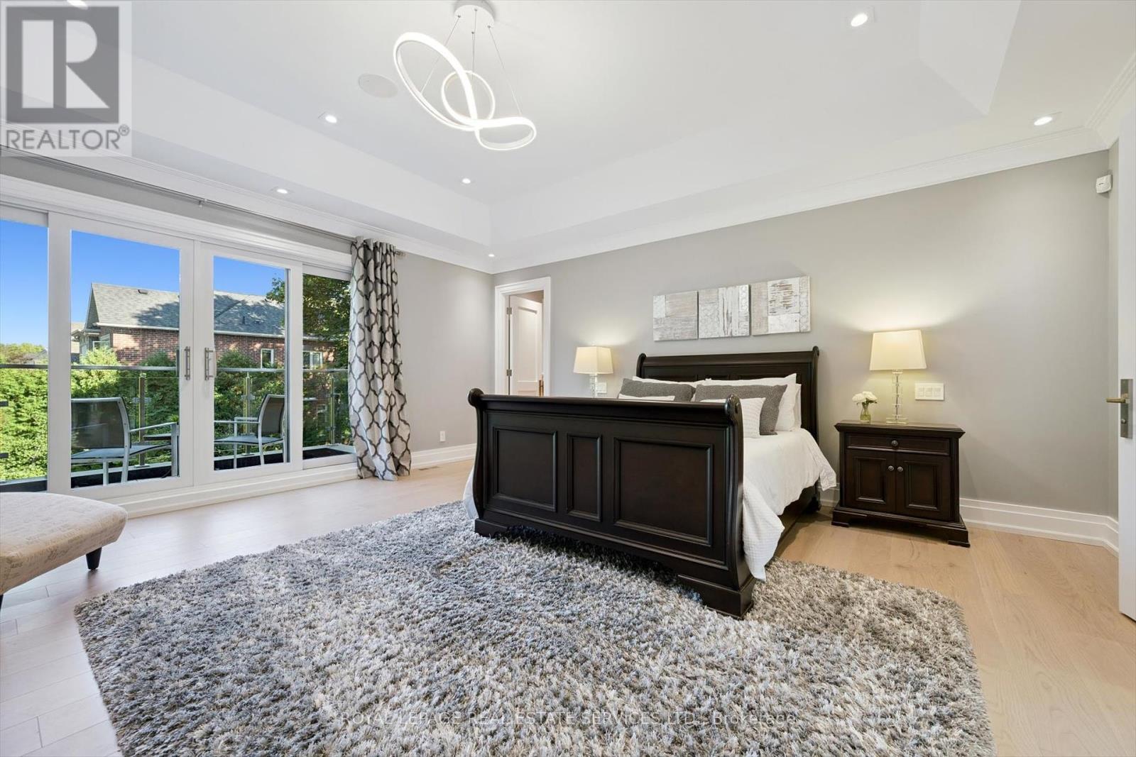 Primary Suite w/Tray Ceiling and Private Balcony - 14 Westglen Crescent, Toronto, ON - Indoor Photo Showing Bedroom