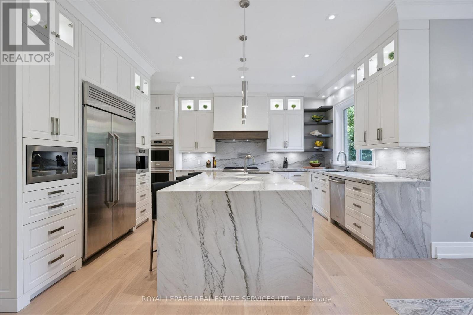 Custom Cut Quartzite Waterfall Island - 14 Westglen Crescent, Toronto, ON - Indoor Photo Showing Kitchen With Upgraded Kitchen