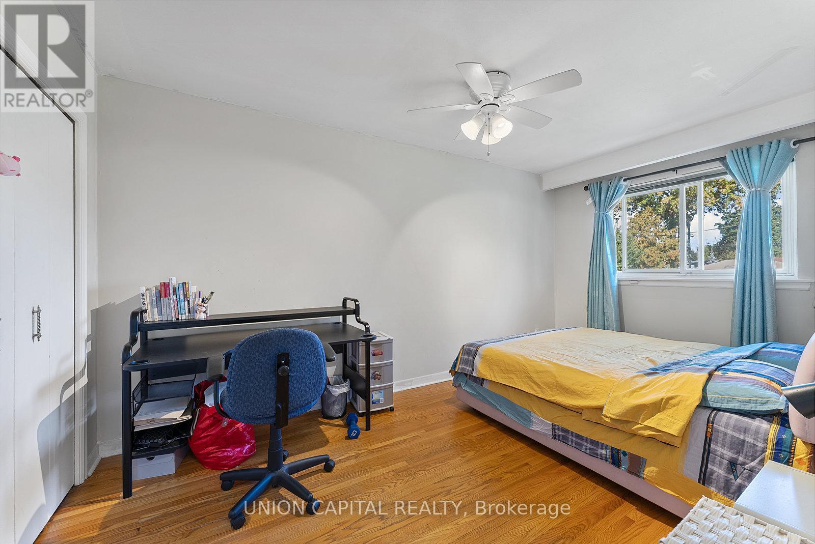 37 Callowhill Drive, Toronto, ON - Indoor Photo Showing Bedroom