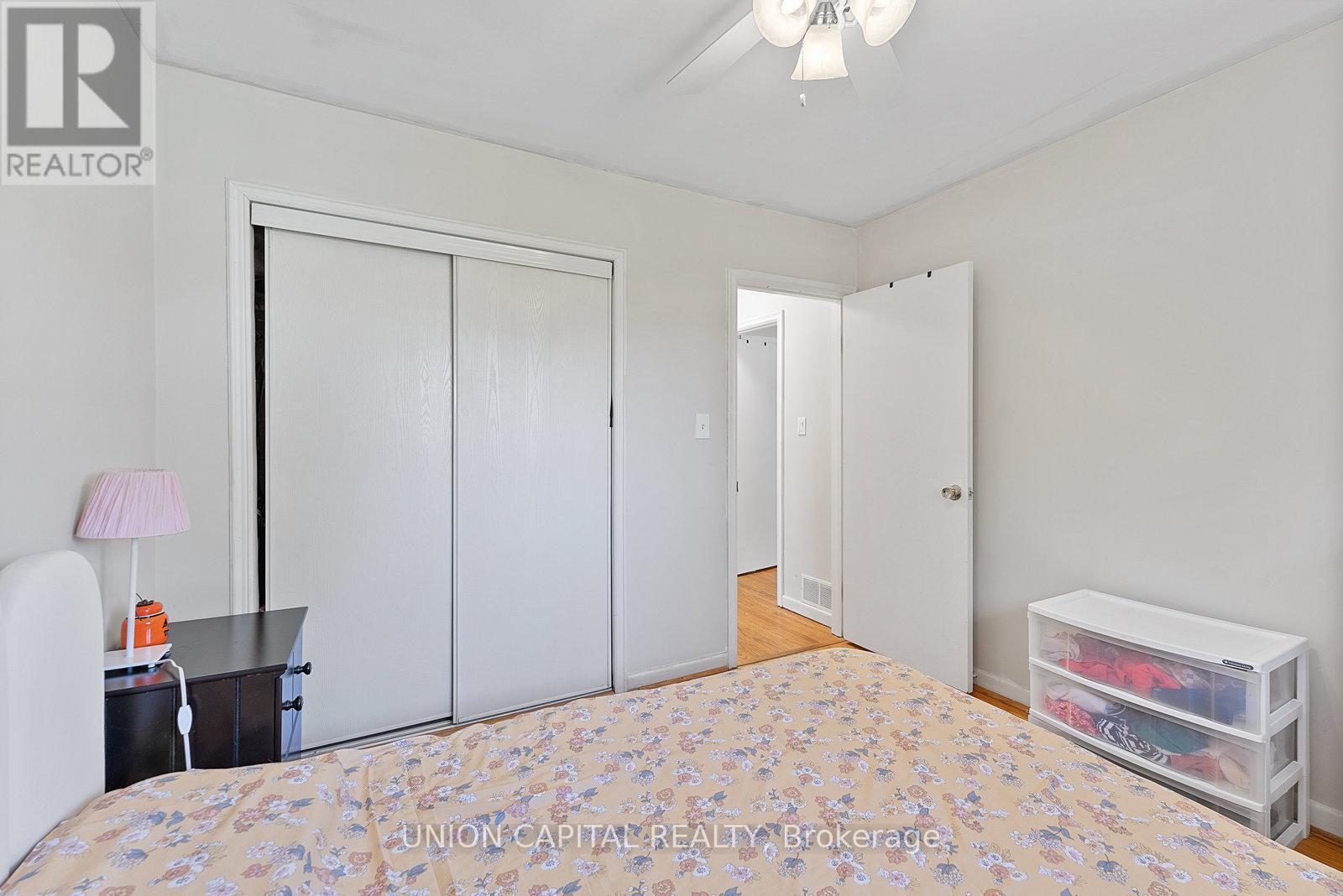 37 Callowhill Drive, Toronto, ON - Indoor Photo Showing Bedroom