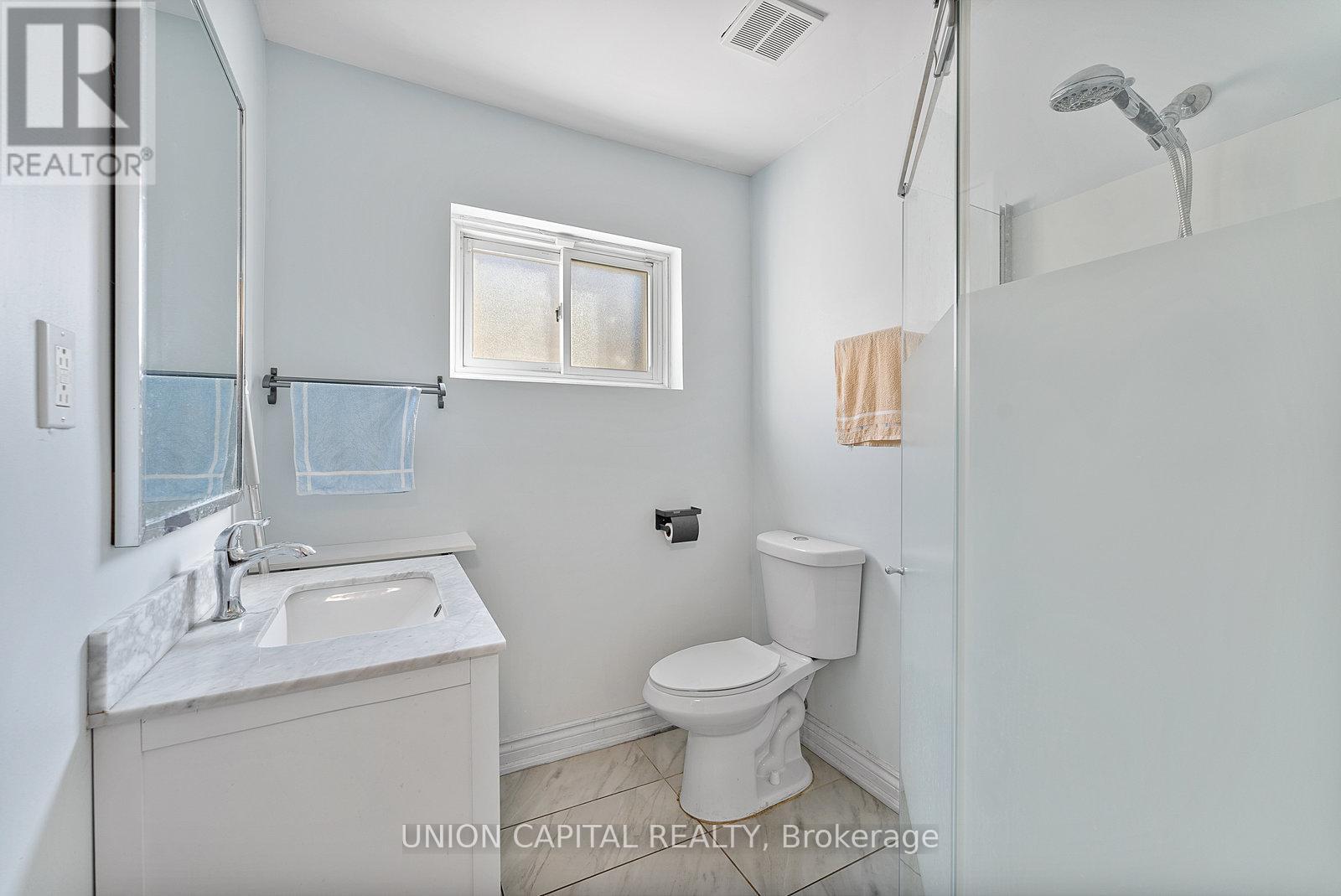 37 Callowhill Drive, Toronto, ON - Indoor Photo Showing Bathroom