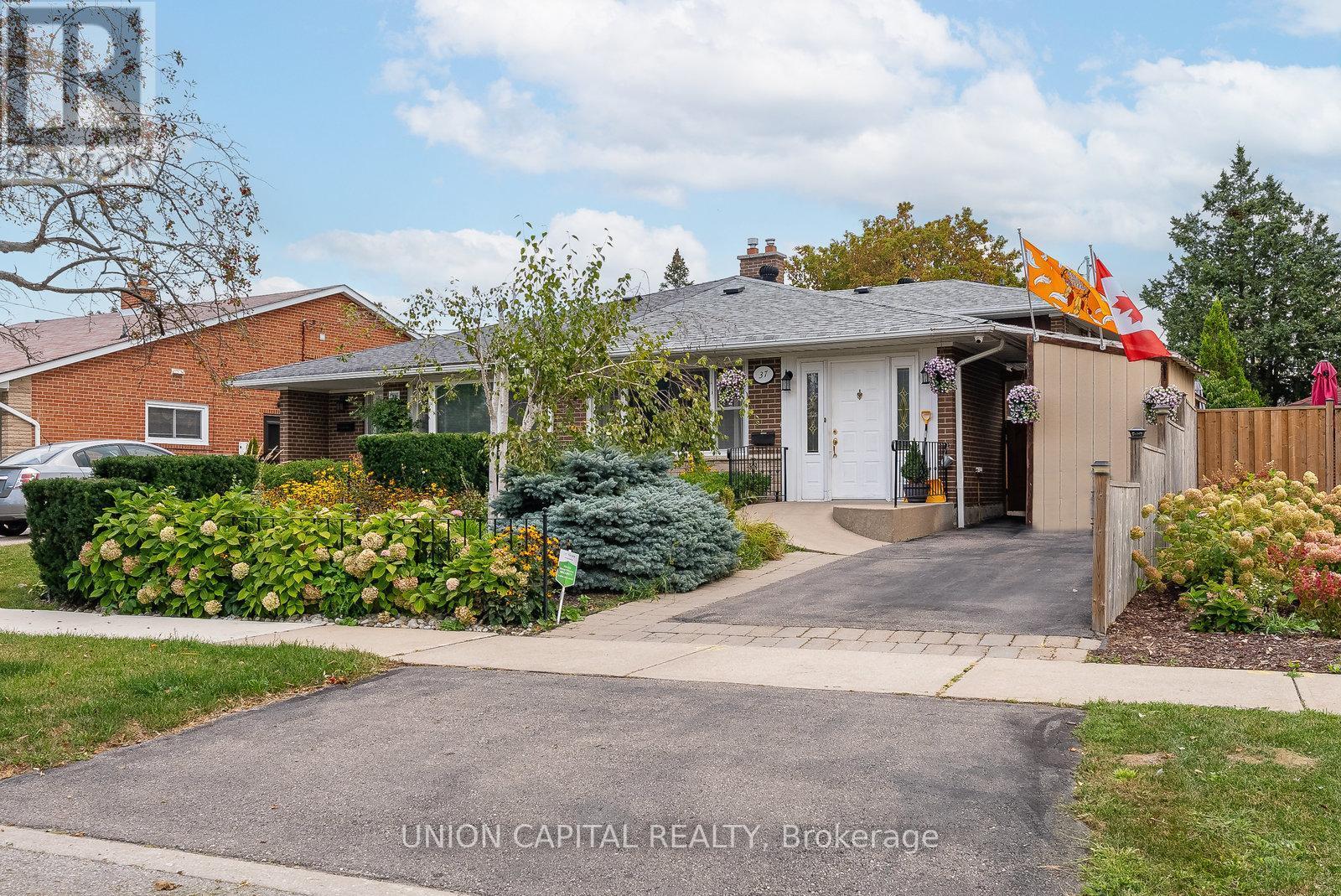 37 Callowhill Drive, Toronto, ON - Outdoor