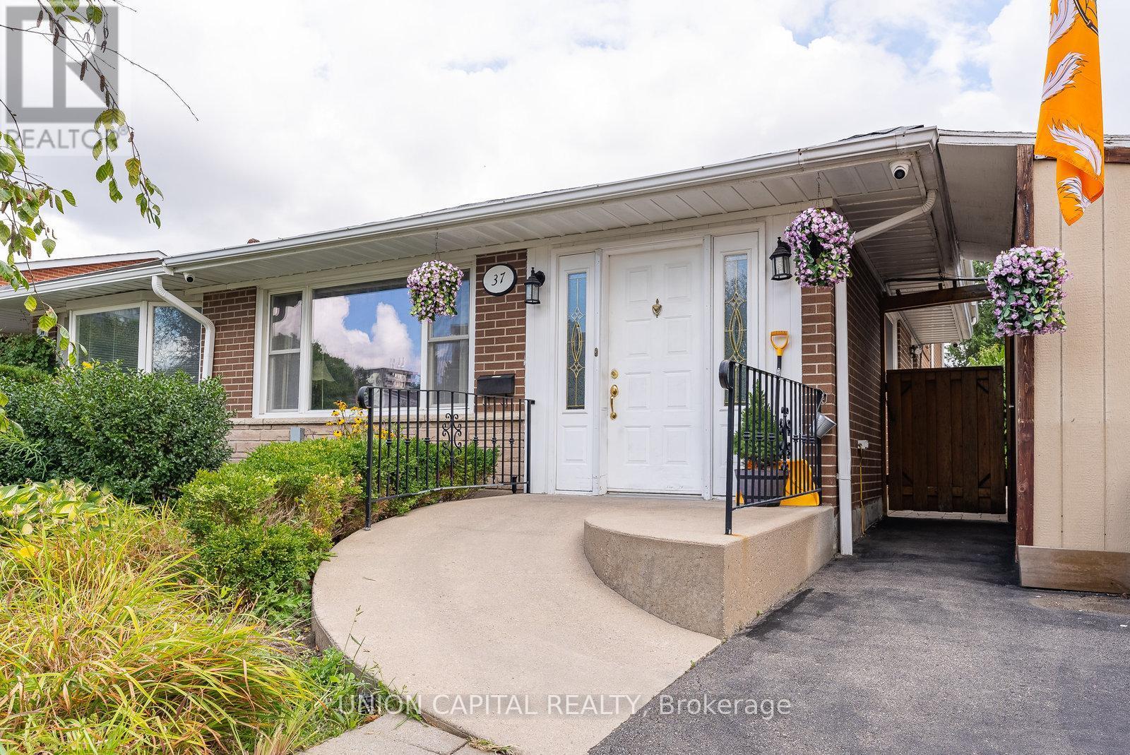 37 Callowhill Drive, Toronto, ON - Outdoor