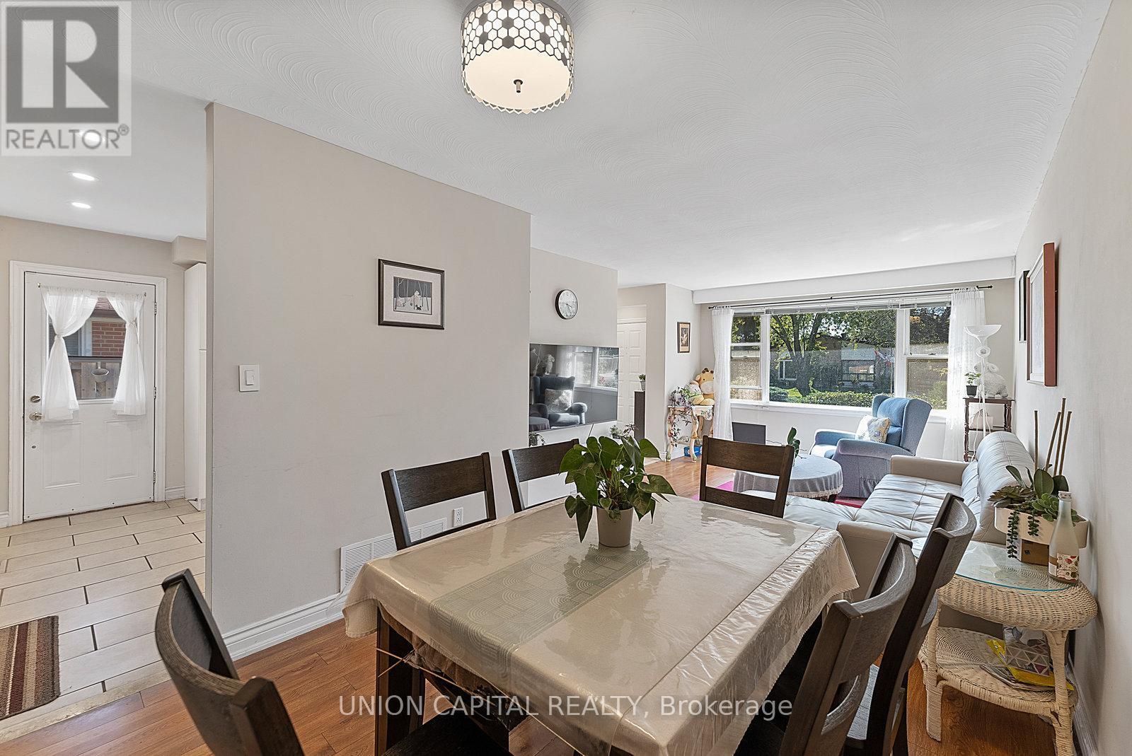 37 Callowhill Drive, Toronto, ON - Indoor Photo Showing Dining Room