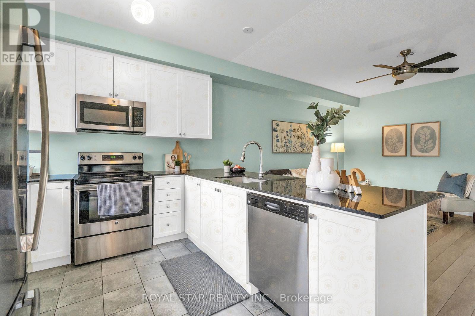 30 Prospect Way, Whitby, ON - Indoor Photo Showing Kitchen
