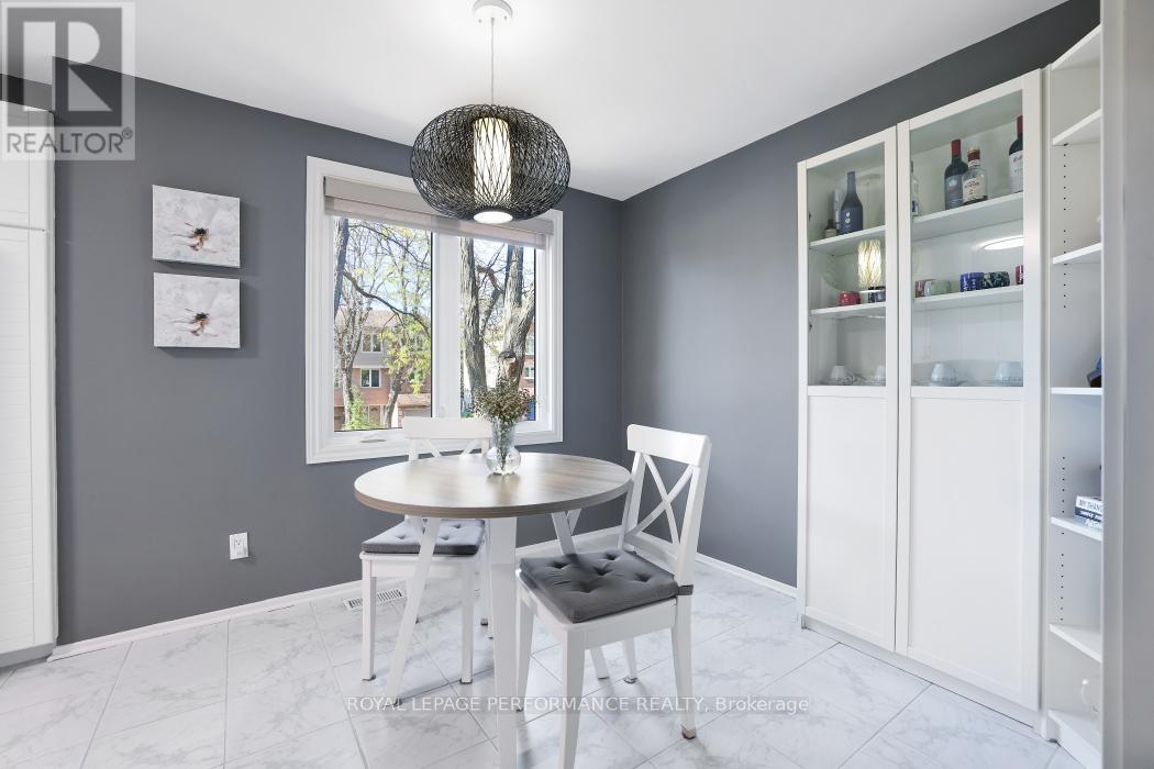 21 Arbordale Crescent, Ottawa, ON - Indoor Photo Showing Dining Room
