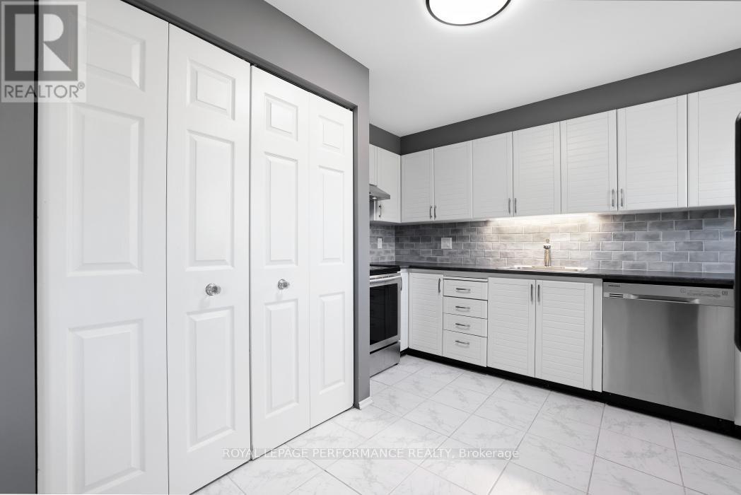 21 Arbordale Crescent, Ottawa, ON - Indoor Photo Showing Kitchen