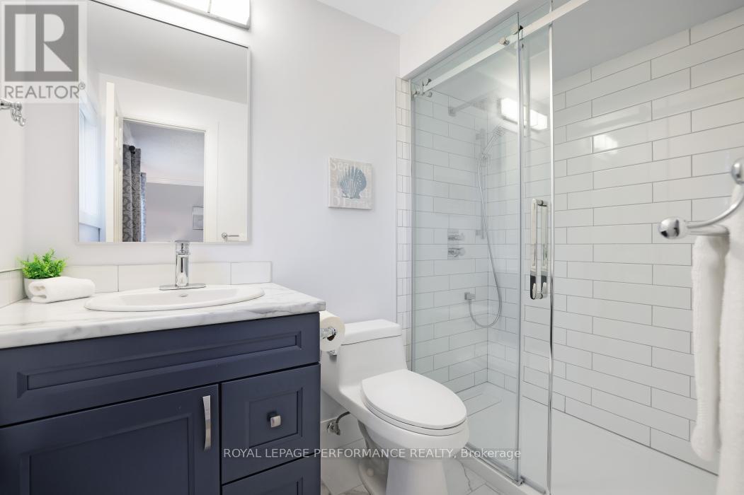 21 Arbordale Crescent, Ottawa, ON - Indoor Photo Showing Bathroom
