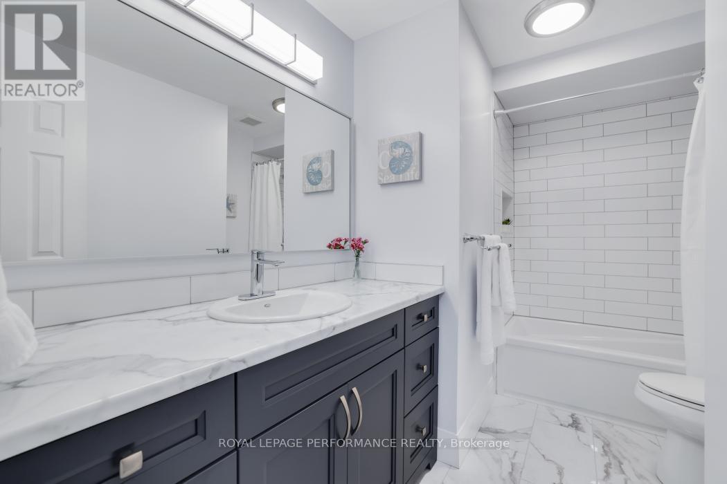 21 Arbordale Crescent, Ottawa, ON - Indoor Photo Showing Bathroom