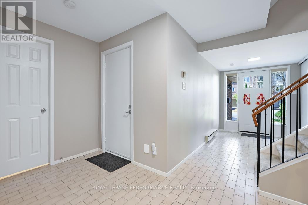 21 Arbordale Crescent, Ottawa, ON - Indoor Photo Showing Other Room