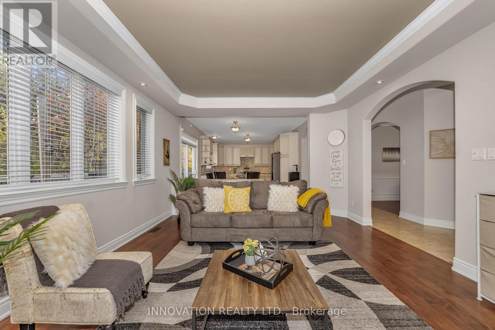 122 Country Meadow Drive S, Ottawa, ON - Indoor Photo Showing Living Room