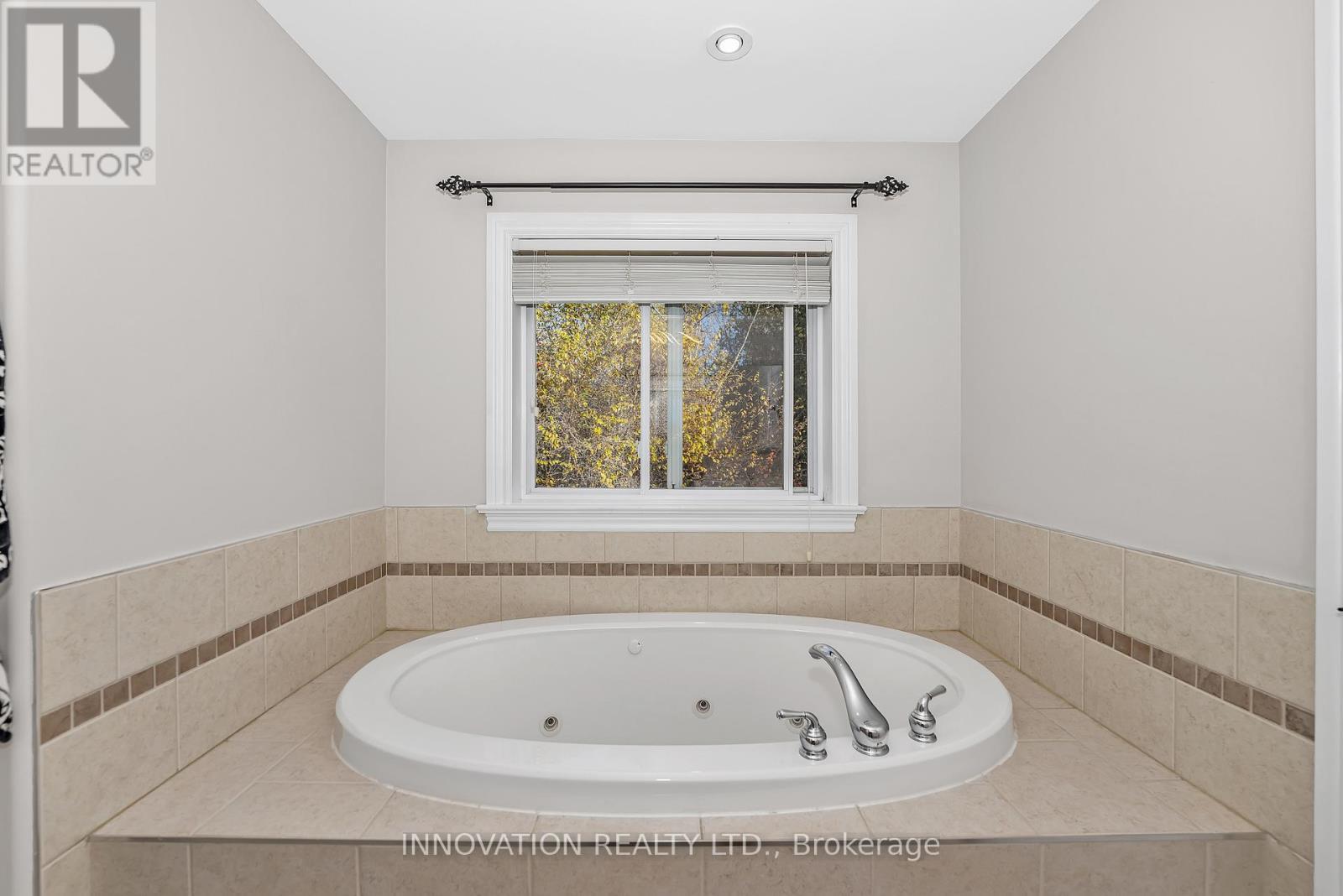 122 Country Meadow Drive S, Ottawa, ON - Indoor Photo Showing Bathroom