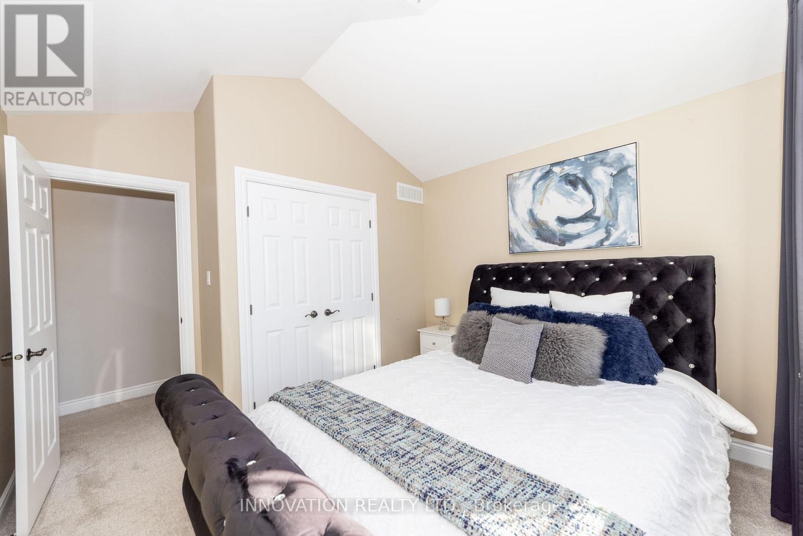 122 Country Meadow Drive S, Ottawa, ON - Indoor Photo Showing Bedroom