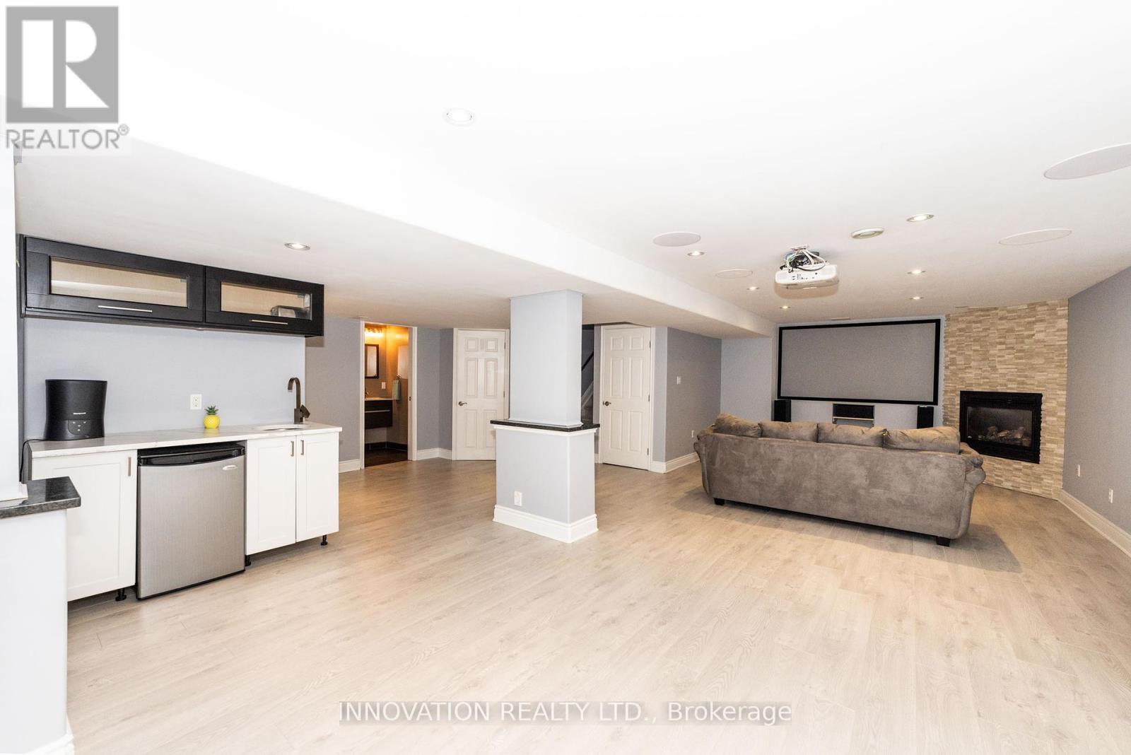 122 Country Meadow Drive S, Ottawa, ON - Indoor