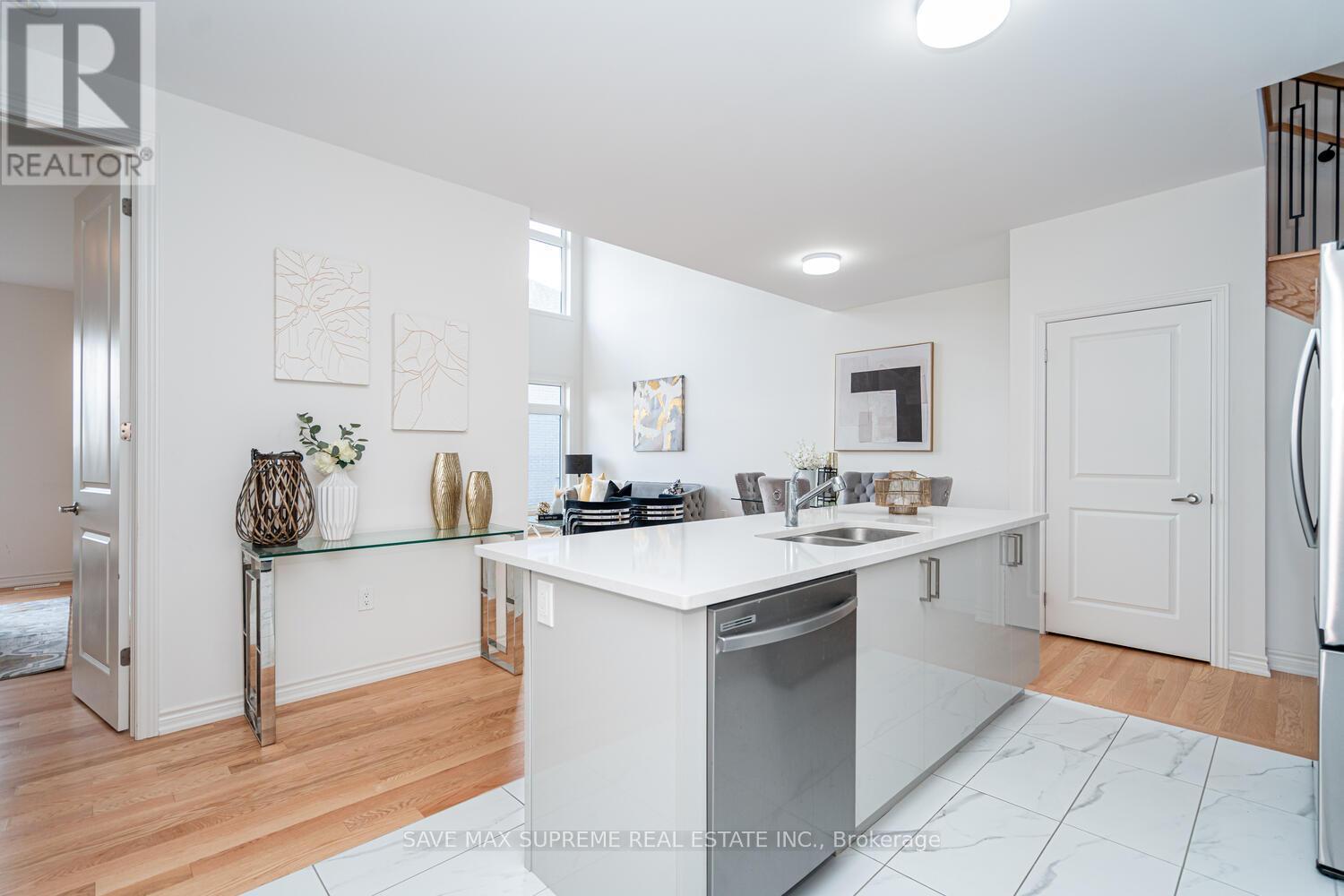 5 Bayberry Drive, Adjala-Tosorontio, ON - Indoor Photo Showing Kitchen With Double Sink
