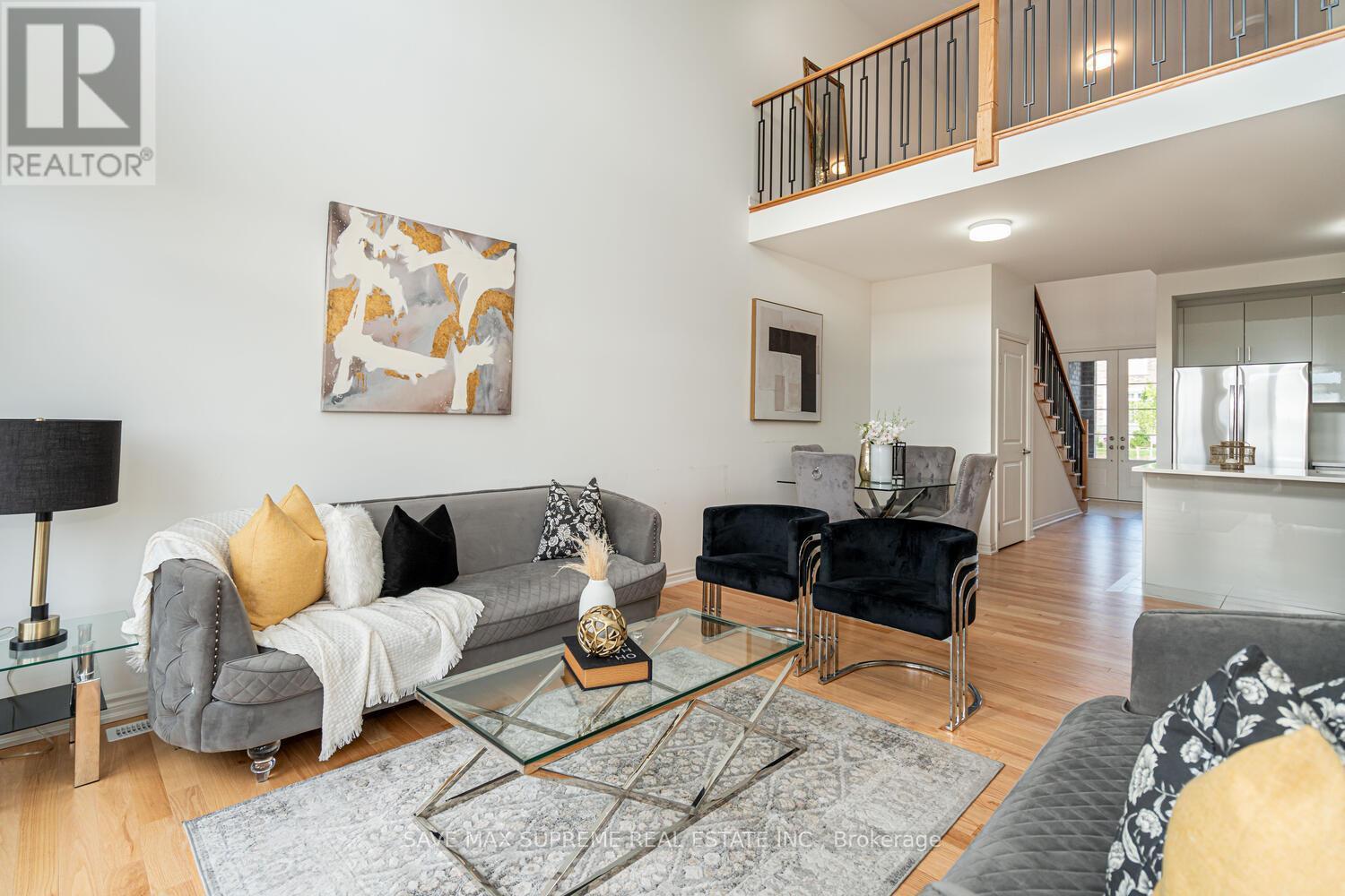 5 Bayberry Drive, Adjala-Tosorontio, ON - Indoor Photo Showing Living Room