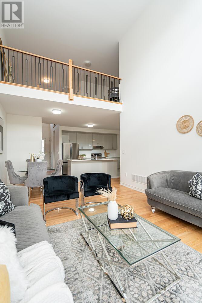 5 Bayberry Drive, Adjala-Tosorontio, ON - Indoor Photo Showing Living Room