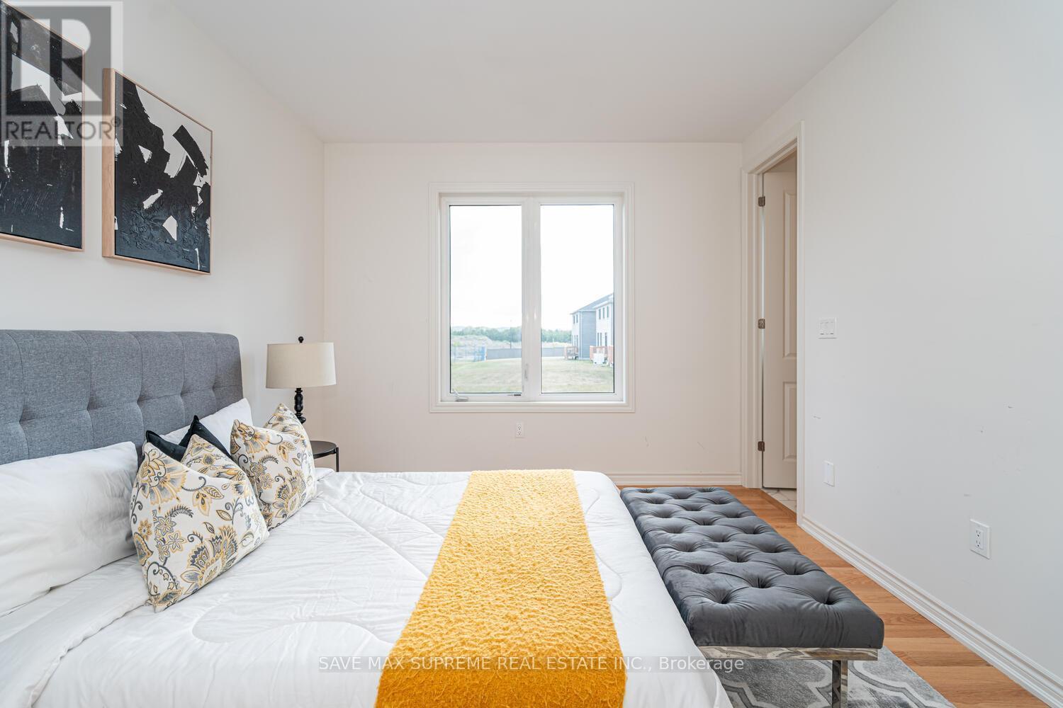 5 Bayberry Drive, Adjala-Tosorontio, ON - Indoor Photo Showing Bedroom