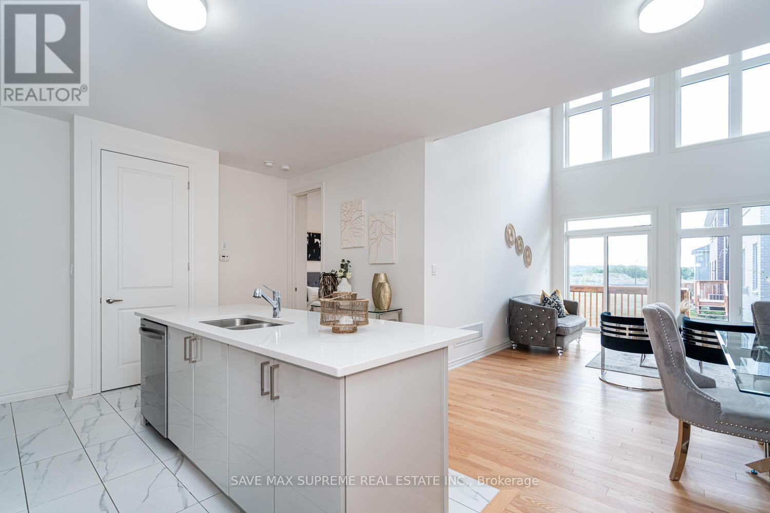 5 Bayberry Drive, Adjala-Tosorontio, ON - Indoor Photo Showing Kitchen With Double Sink