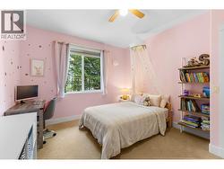 Upper level 2nd bedroom -