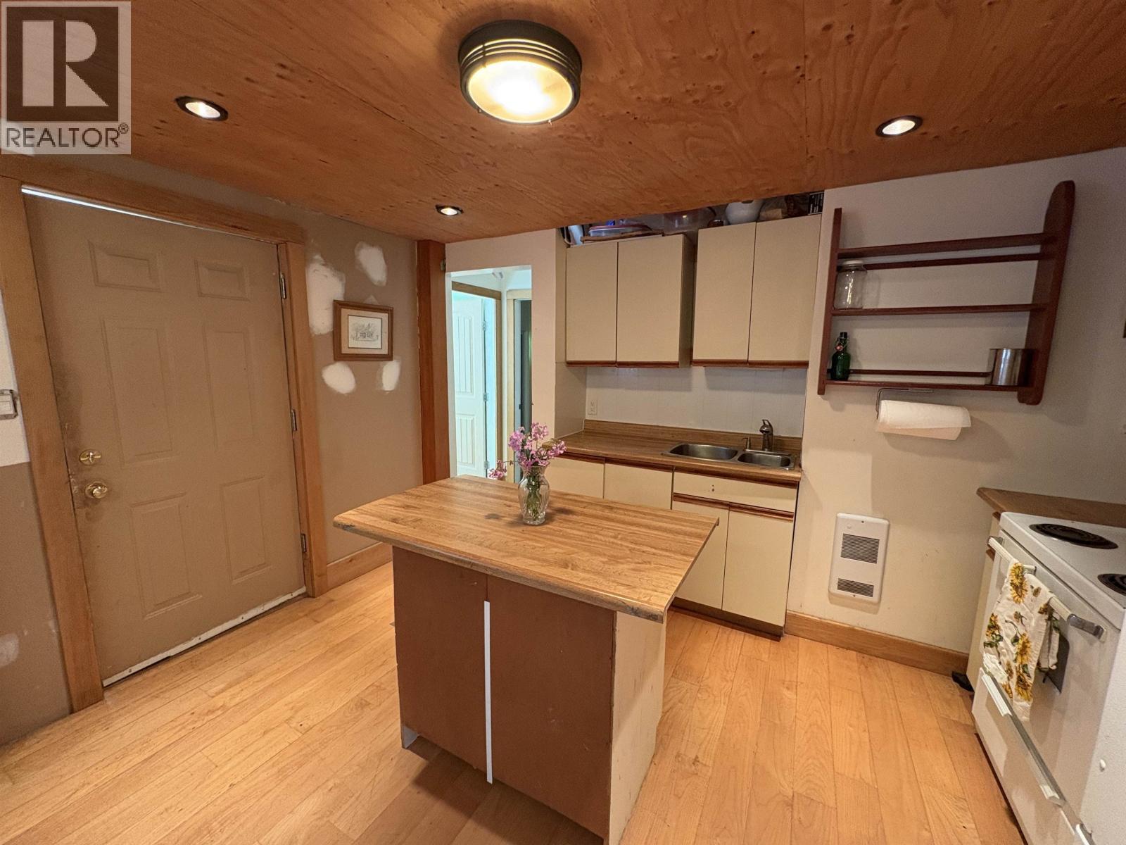 660 Andy'S Bay Road, Gambier Island, BC