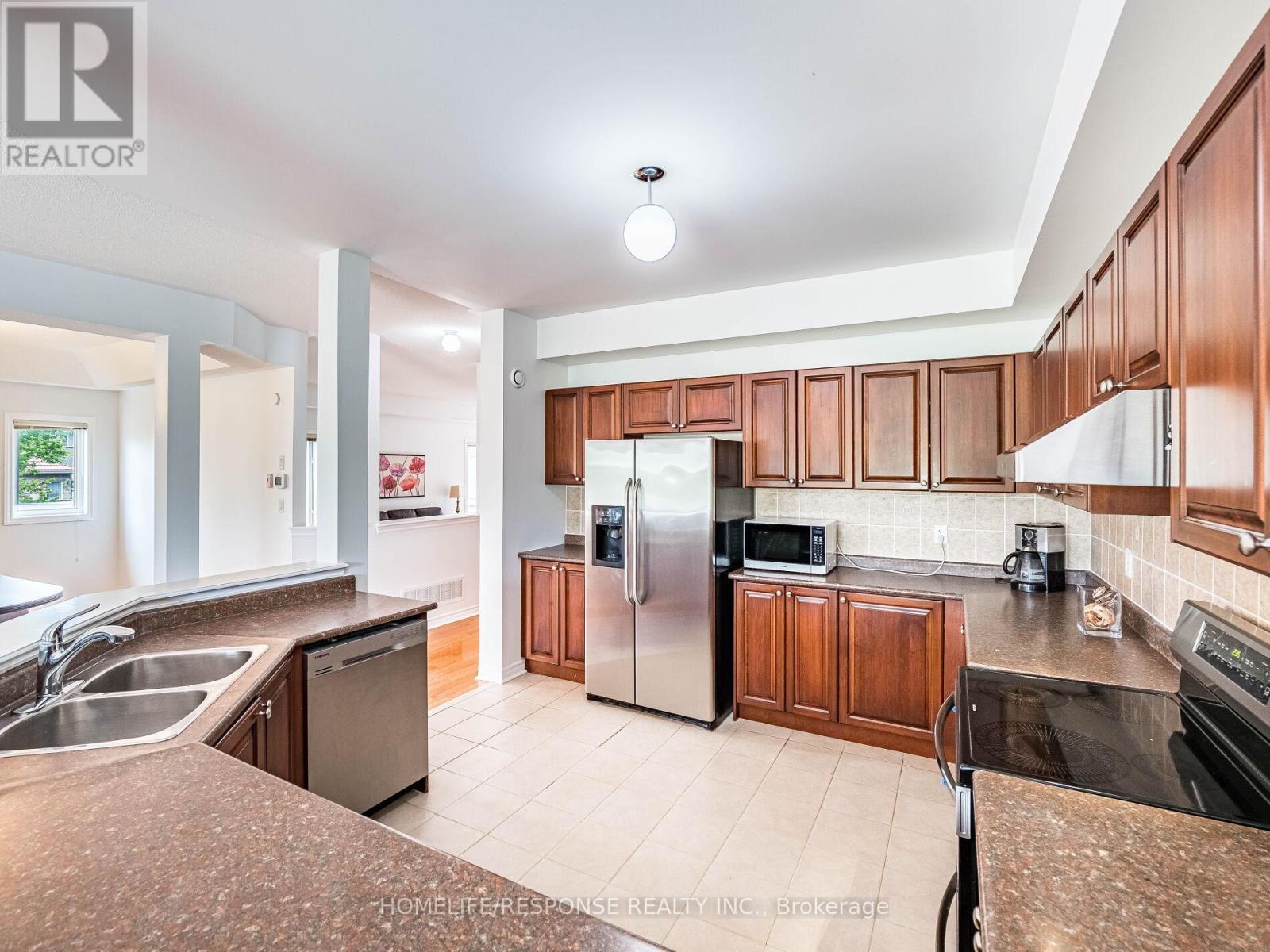 7272 Milano Court, Mississauga, ON - Indoor Photo Showing Kitchen With Double Sink