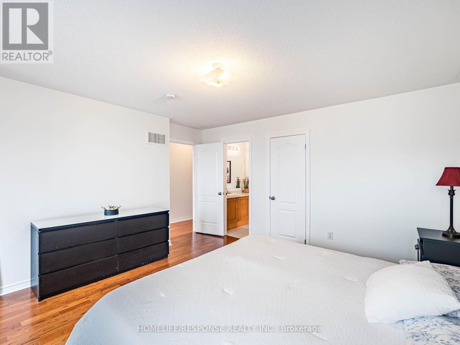 7272 Milano Court, Mississauga, ON - Indoor Photo Showing Bedroom