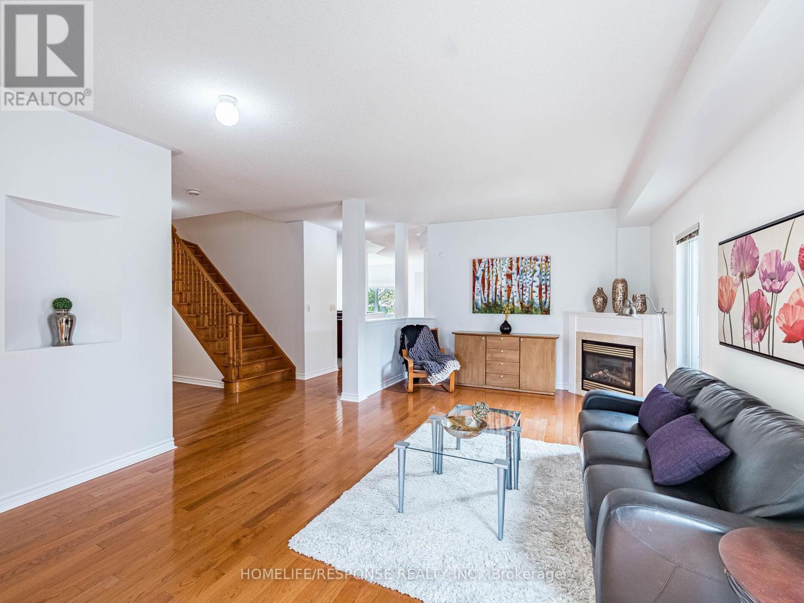 7272 Milano Court, Mississauga, ON - Indoor Photo Showing Living Room With Fireplace