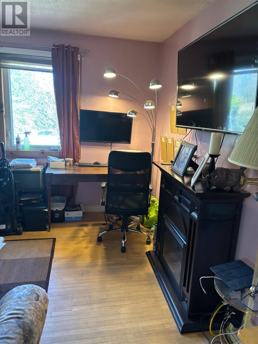 14 Cutler Ave, Spanish, ON - Indoor Photo Showing Office