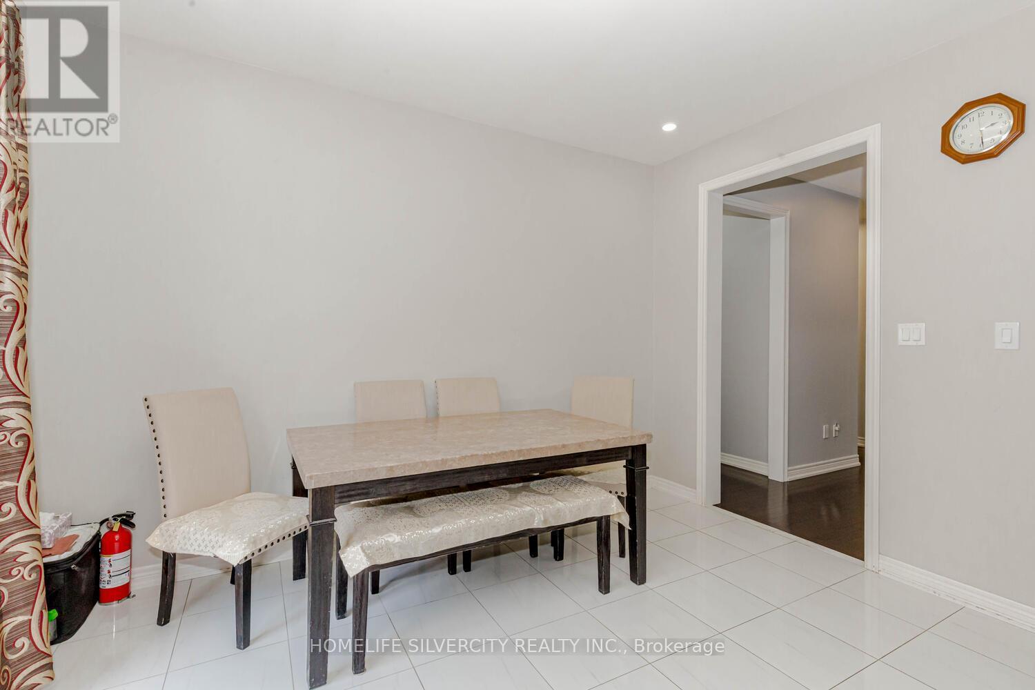122 Squire Ellis Drive, Brampton, ON - Indoor Photo Showing Dining Room