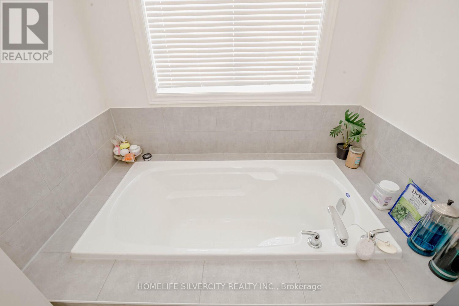 122 Squire Ellis Drive, Brampton, ON - Indoor Photo Showing Bathroom