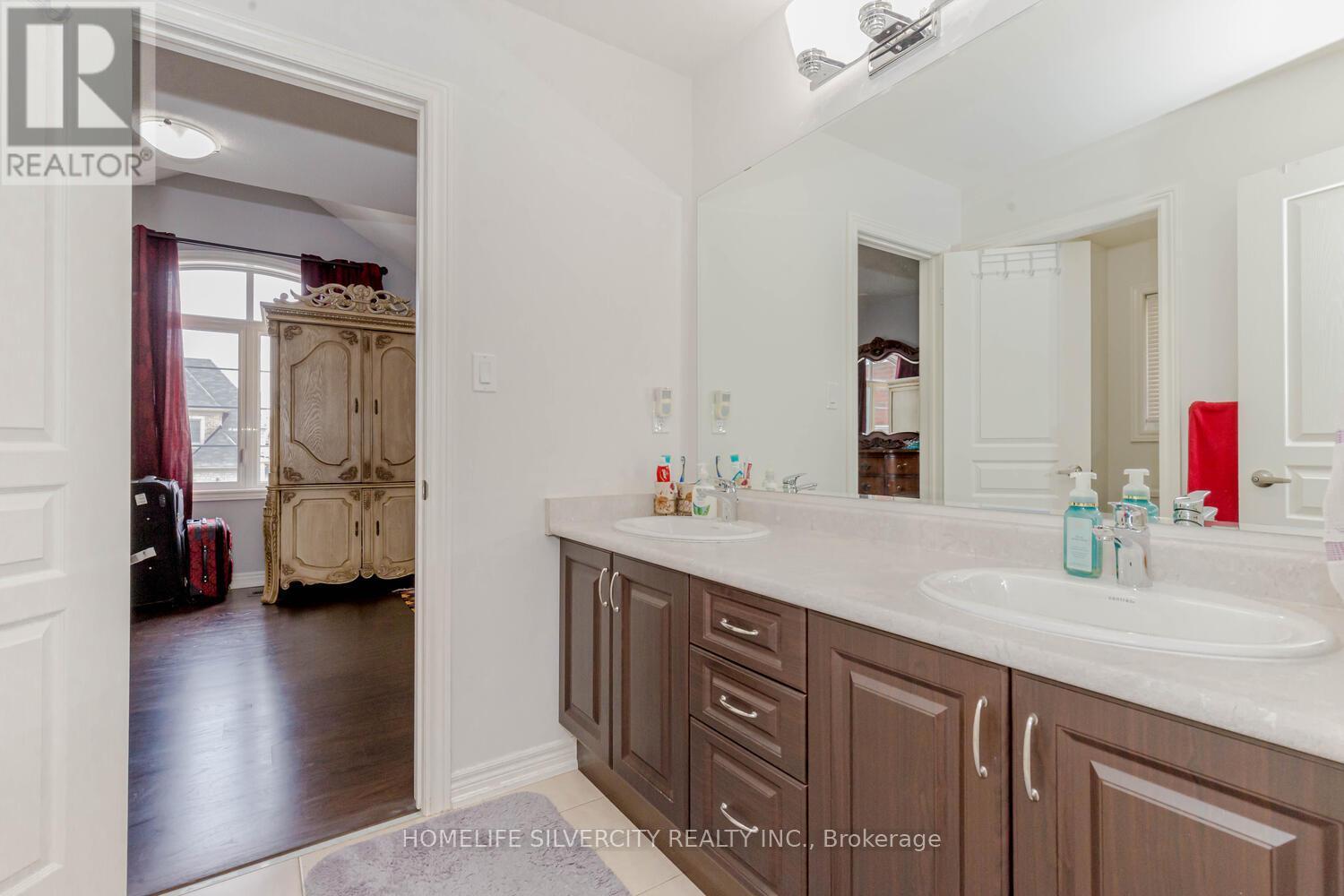122 Squire Ellis Drive, Brampton, ON - Indoor Photo Showing Bathroom