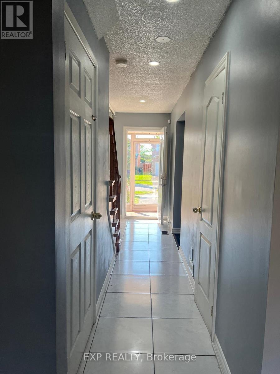 17 Calmist Crescent, Brampton, ON - Indoor Photo Showing Other Room