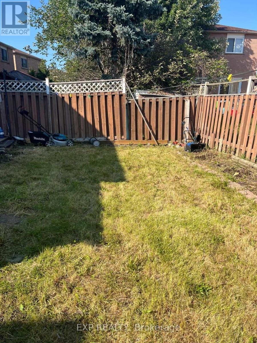 17 Calmist Crescent, Brampton, ON - Outdoor