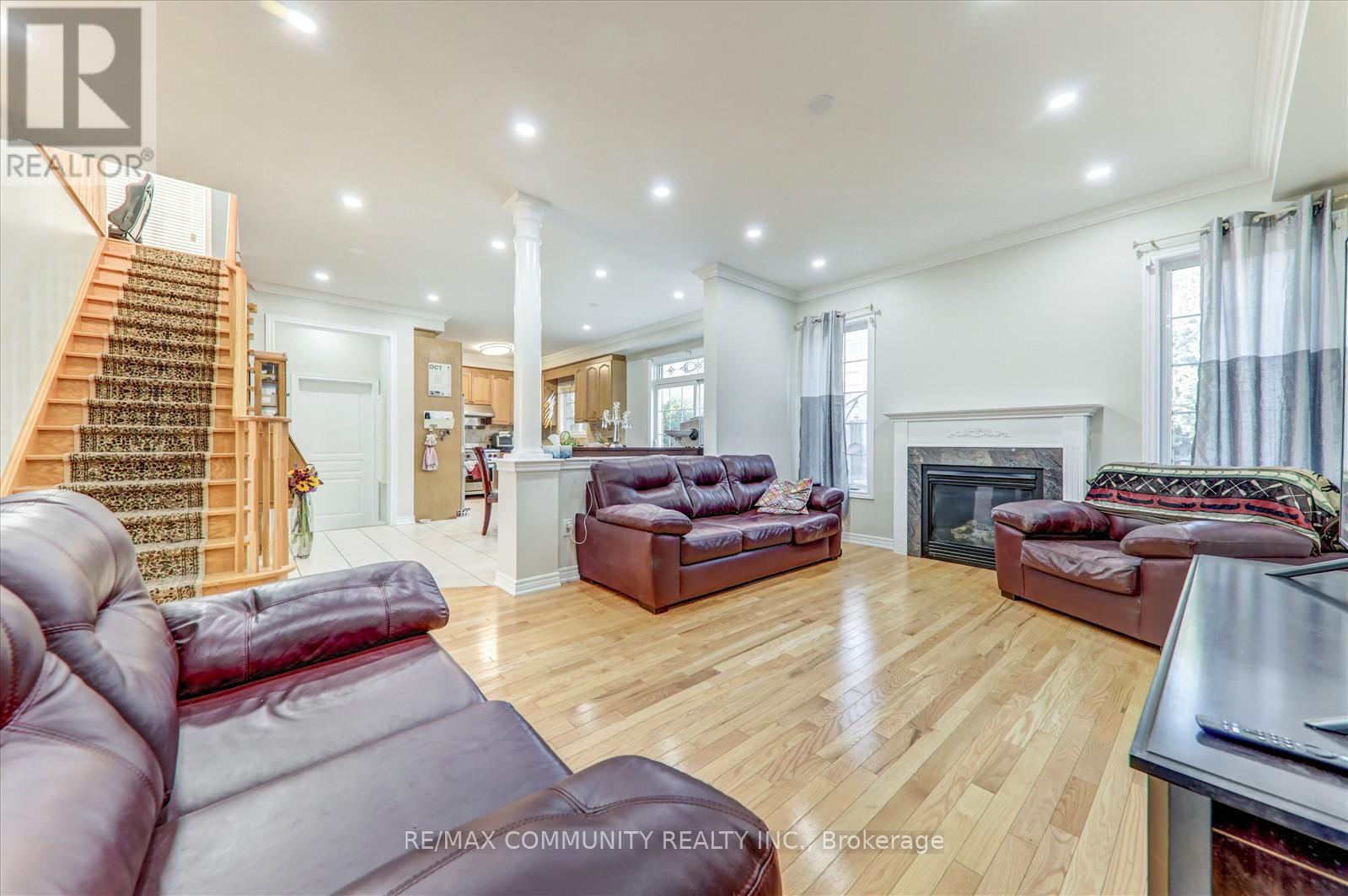 37 Condarcuri Crescent, Markham, ON - Indoor Photo Showing Living Room With Fireplace