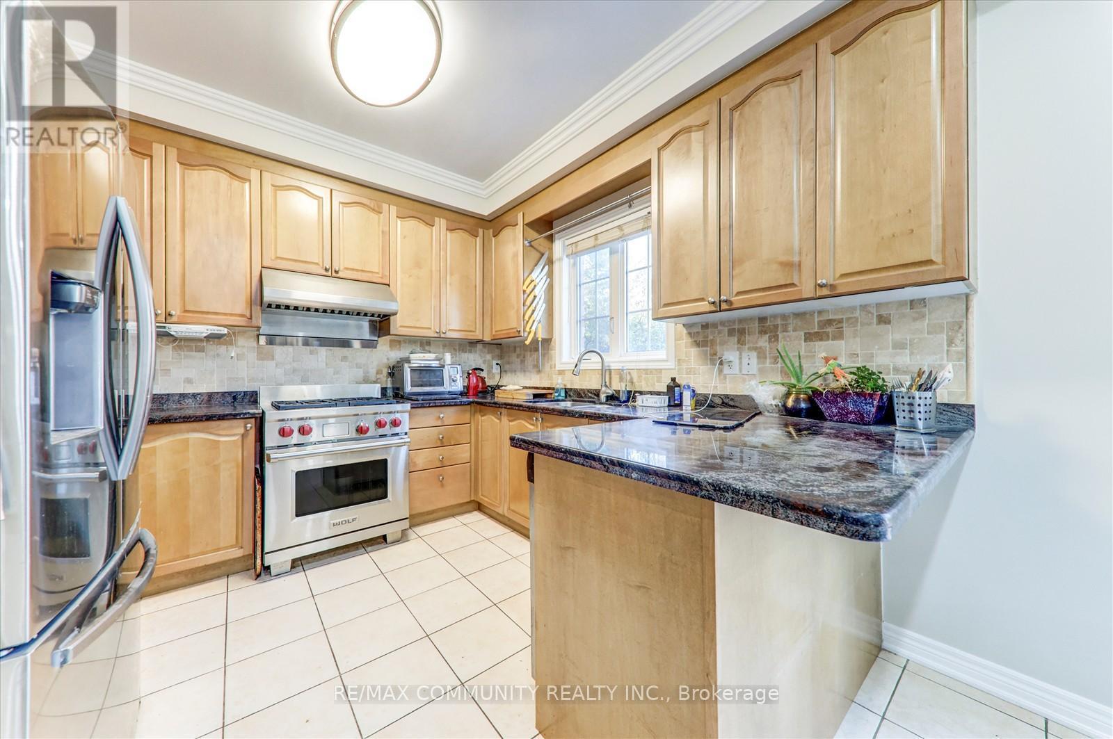 37 Condarcuri Crescent, Markham, ON - Indoor Photo Showing Kitchen With Stainless Steel Kitchen