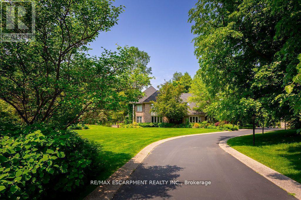 27 Blackberry Place, Hamilton, ON - Outdoor