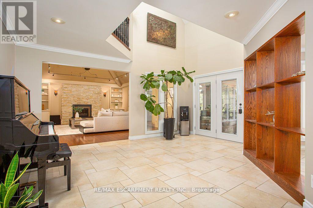 27 Blackberry Place, Hamilton, ON - Indoor Photo Showing Other Room